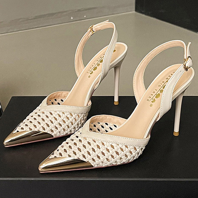 รองเท้าส้นสูงแบบสานรัดส้นทรงหั - Shoe Tree บทวิจารณ์และราคา