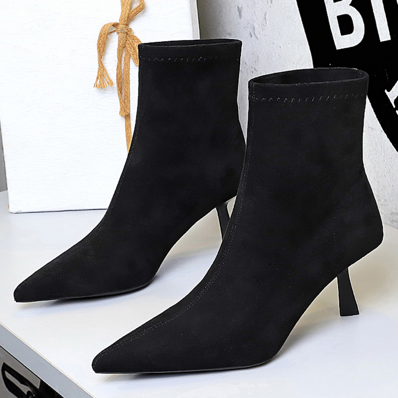รองเท้าบูทผู้หญิงสไตล์เรโทร BI - Shoe Tree บทวิจารณ์และราคา